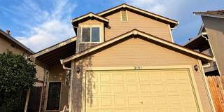 Flexible 3-Bedroom Home Near the University with Spacious Living & BBQ-Ready Backyard Gallery 1