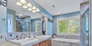 Desirable Oregon City / Luxury Home, High End Amenities, Central Air, Central Vac, Tank-less Hot Water & More! Gallery 32