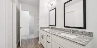 Colina Hillside Gallery 94