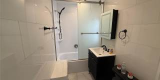 11 Knapp Avenue Gallery 12