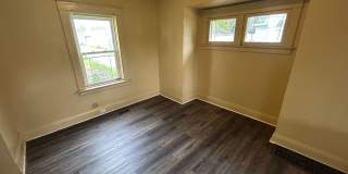 Charming 3 Bedroom Home Near East Toledo & Downtown Gallery 5