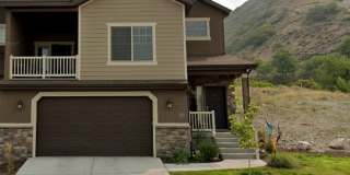 Spacious 3 Bed - Provo Foothills Gallery 1