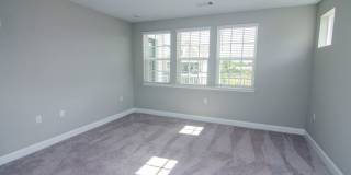 Stunning Condo with Garage space Stunning Condo with Garage space Gallery 13