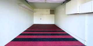 573 Hanover St Gallery 17