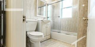 Charming 3 Bedroom-No Broker Fee Gallery 1