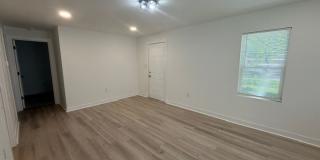 New Listing-Super cute newly renovated 3 BDRM Gallery 7