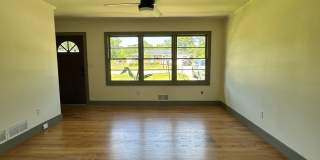 Updated 3 Bedroom House on the Eastside Gallery 9