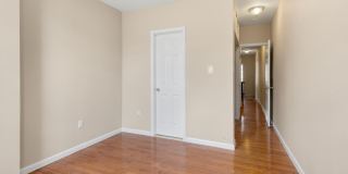 1842 MCKEAN Street Gallery 32
