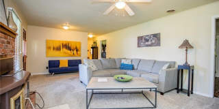 107 NW Winfield Lane Gallery 4