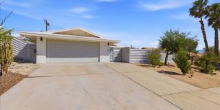 3 bed / 2 Bath Mid-Century Home with Two-Car Garage, Soaking Pool and Manicured Backyard! Gallery 27