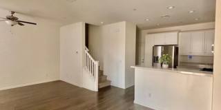 Welcome home to this beautiful Murrieta Town Home! Gallery 17
