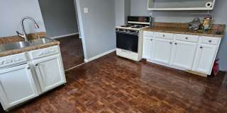 Upper 3 bedroom unit Gallery 1