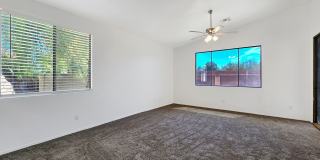 Clean and Cozy home in desirable area! Gallery 5