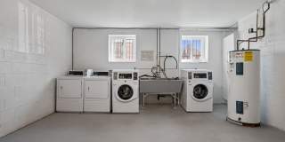 Gross Street Gallery 77