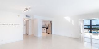 1800 Collins Ave Gallery 2