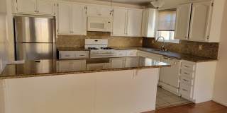 Lovely 3 bedroom home with a separate studio apartment Gallery 1