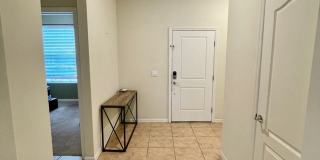 Spacious 5-Bed / 4.5-Bath Townhome w/ Private Pool & Sundeck in Gated Oakmont at Solterra Near Disney Gallery 6