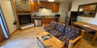 Adorable pet-friendly, 1 bedroom lower apt including utilities! - 1 Garage space w heated driveway! Gallery 1