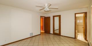 Two Bedroom, 2 Bath, 1-Car Garage, 1179 sq ft feet home with wood burning fireplace. and screened porch. Gallery 18