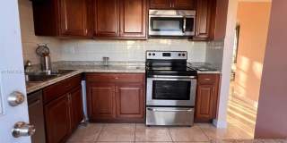 1591 NE Miami Gardens Dr Gallery 1