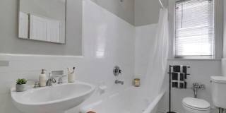 4115 Wisconsin Gallery 11