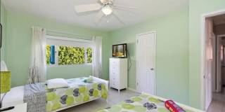 5498 Lindley Avenue Gallery 2