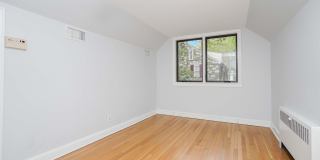 828 Kingston Road Gallery 21