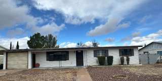 Very Nice 3 Bedroom/2 Bathroom House Gallery 1