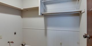 2 Bed Jack & Jill Bathroom  2 Car Garage With Office In The Heart of Yukon! Gallery 35