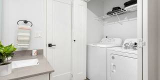 Desie Gallery 44