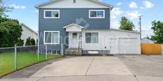 Beautiful 3-Bedroom Home - EV Charger - Pet Friendly Gallery 1