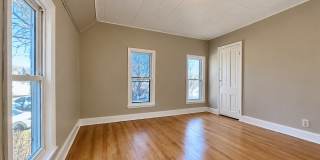 Impressive 5-bedroom 2-bathroom Home in St. Paul! Gallery 1