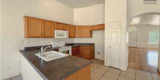 3Bed/2Bath House at Northern Ave/87th Ave! Ready for Immediate Move-In! – Corner Lot! 3Bed/2Bath House at Northern Ave/87th Ave! Ready for Immediate Move-In! – Corner Lot! Gallery 1
