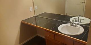 Spacious 2B/2B Main Level Condo With Garage NOW AVAILABLE Gallery 8