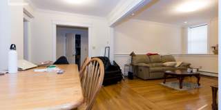 Garden level 3 bed in Allston Gallery 1