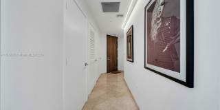 88 Southwest 7th Street Gallery 29