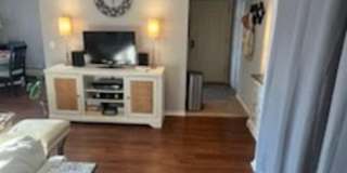 1 Bedroom Condo in Hopkins Gallery 4