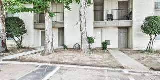 3-bedroom, 2-bathroom condo in Norman with central heat and air and washer and dryer provided Gallery 1