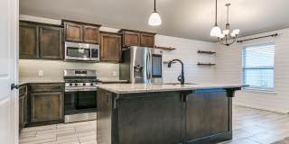 3bed/2bath Home Available in the Heart of Newcastle! Gallery 8