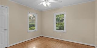 424 Byron Avenue E Gallery 13