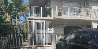 921 Meridian Ave Gallery 1
