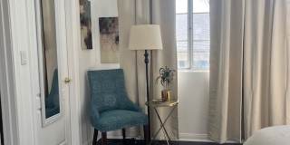 408 W Queen St Gallery 25