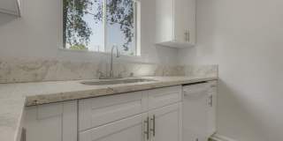 1514 Oakdale Street - B Gallery 7