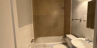 2 Bedroom Highland Apartment Gallery 6
