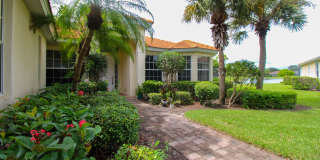 3-Bed + Den Home With Lake Views  Pet-Friendly! Gallery 1