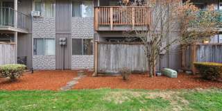 Laurel Park Gallery 15