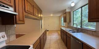Tranquil 3 bedroom Rambler!!! Gallery 13