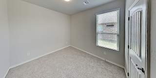 Beautiful 4 Bedroom, 2 Bathroom in Yukon School District Gallery 16
