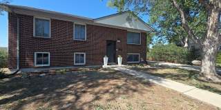 4 Bedroom 2 Bath with Finished Basement and Study! Gallery 1