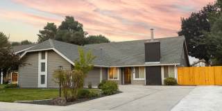 714 N Beachwood St Gallery 1